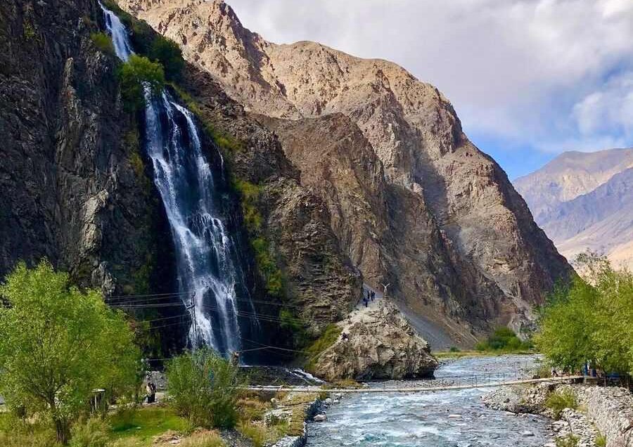 Picturesque Manthokha Waterfall